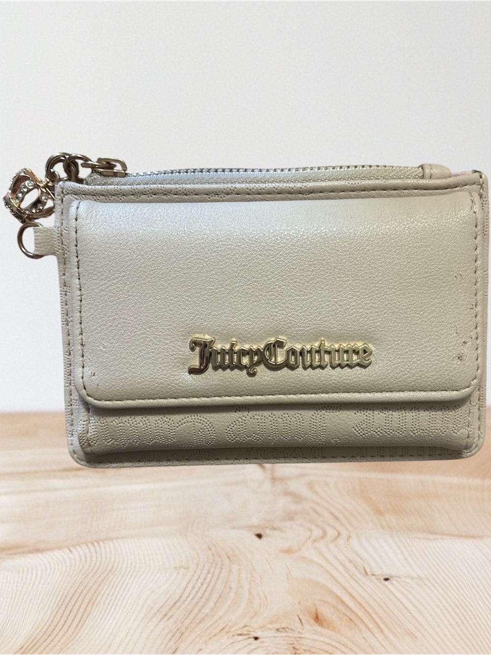 🎉BOGO 1/2 🎉Juicy Couture Light Cream Zip Card Wallet with Gold Logo